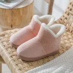 Chaussons Bottines avec Moumoute couleur rose