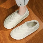 Chaussure d'intérieur Yeezy blanche