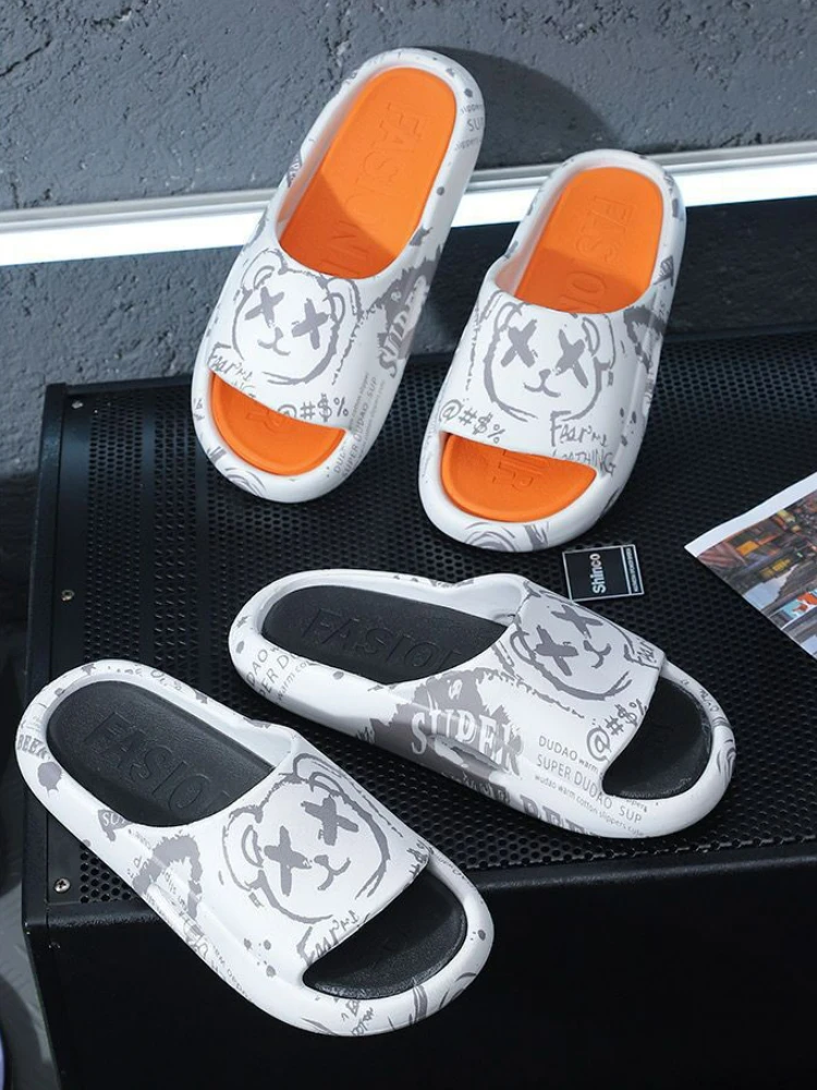Claquette Confortable Style Kaws pour Homme