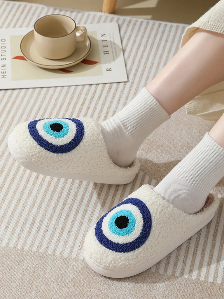 Chausson mule oeil grecque