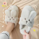 Chaussons confortables en forme de lapin pour une touche d'originalité dans votre garde-robe.