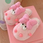 Chaussons peluche adorables avec nœud papillon pour un style unique